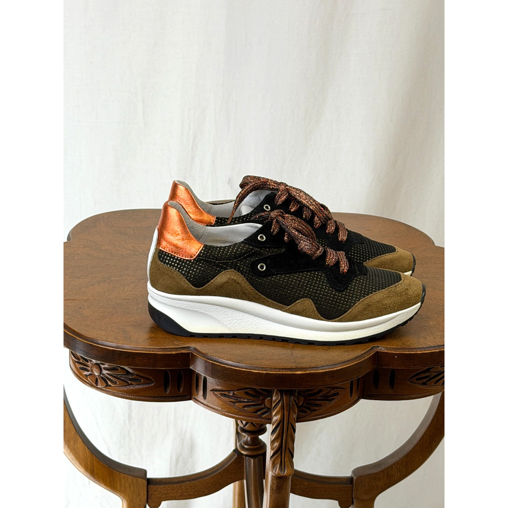NIB Vaddia Casta Gold Metallic Mix Funky European Tennis Shoe #0376 EU 38200 - Picture 4 of 10